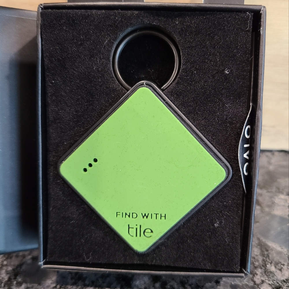 QALO TraQ Base Camp Trackable Dog ID Tag - Picture 3 of 6